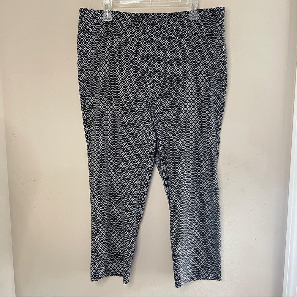 VALERIE STEVENS Black & White Pull-On Cropped Pant, 18W